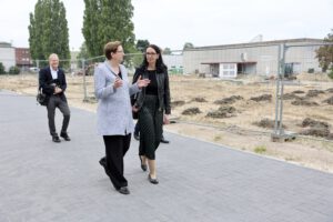 „Besuch von Bundesbauministerin Klara Geywitz im Juli 2024“ Foto: Jana Witte