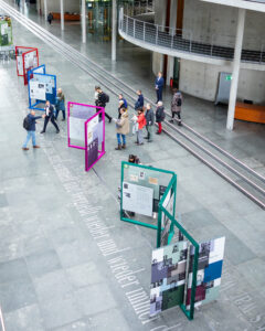 Ausstellung: gefährdet leben