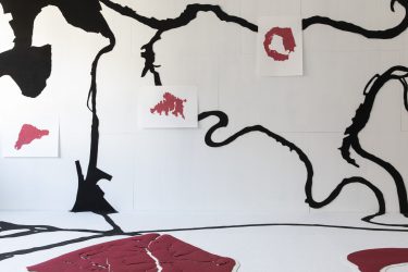Insel_Raum, 2024, Teppichschnitt / Filzschnitt / Linolschnitt (Foto: Cosima Hanebeck)